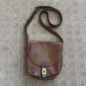Fossil Brown Leather Austin Saddle Bag Crossbody Purse Cow Hide Staple Classic